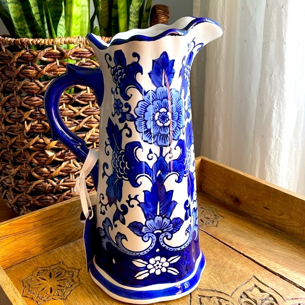🎉HP🎉 Beautiful Hand Painted Ceramic Blue & White Decorative Pitcher 🌟NWT🌟